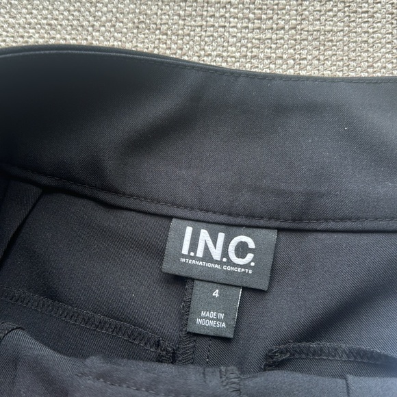 INC black dress shorts, 4, dressy, pleated, side pockets - Picture 2 of 5